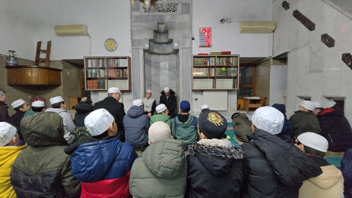 HKBARAN's tweet photo. #ForFairFuture
Kudüs İslamındır, İslamla kalacak 
Galata köprüsünde milyonlar var,  Filistin yalnız değilsin... https://t.co/ruI1EYSzcb