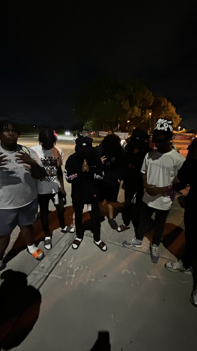 updascofn's tweet photo. new year, still rocking wit the same niggas #CPA https://t.co/7mFEUJzJOP
