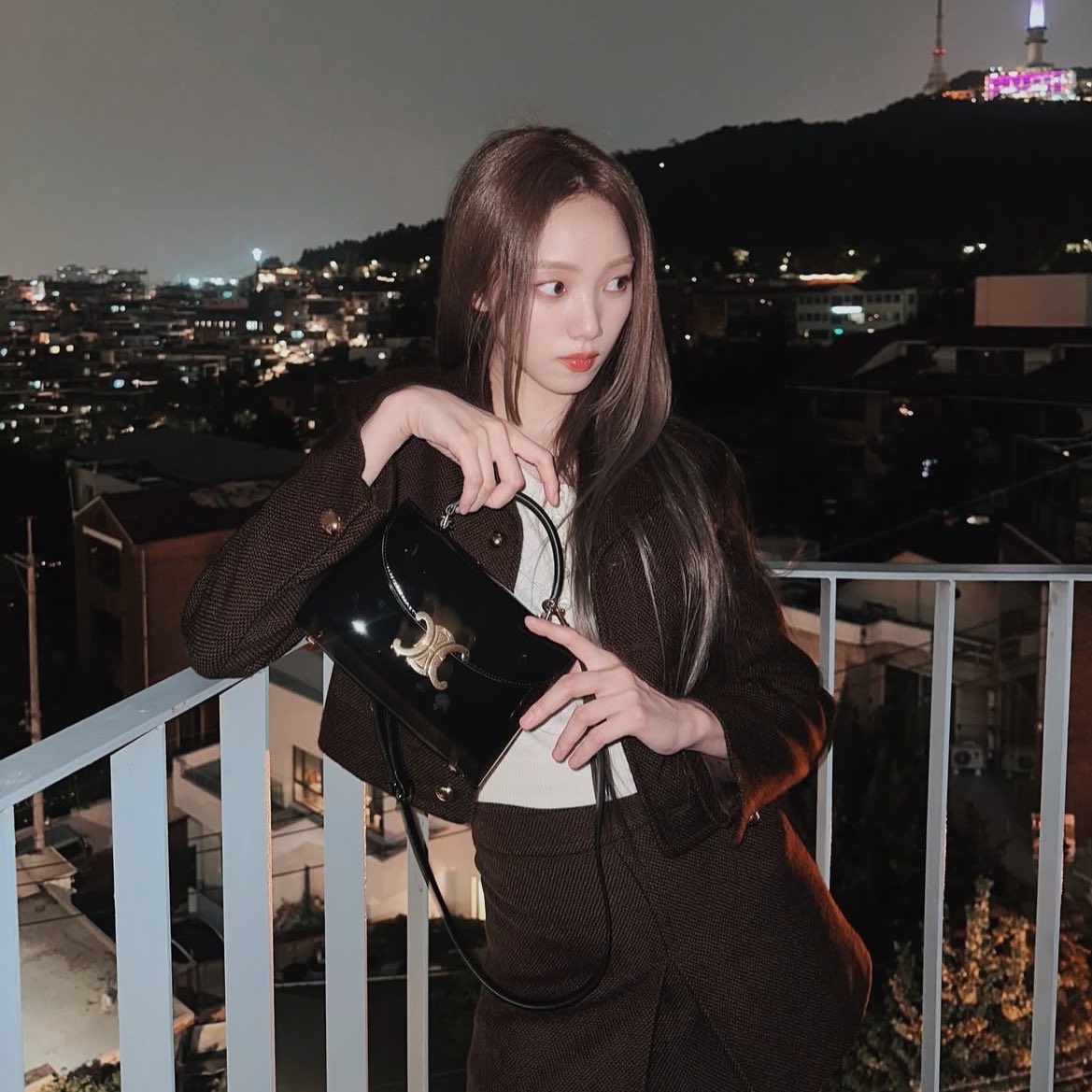 m_oxd_'s tweet photo. w0o_jin , chacha_eunjae / 250101

연말 데이트 🎄❄️
올해도 잘 부탁해 여보 https://t.co/jyFMLx9ijr