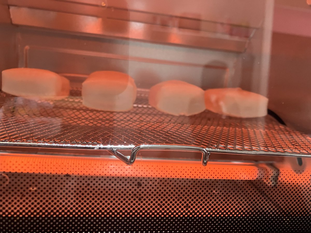 事務所にて꒰ᐡ´т ‧̫ т ̀ ᐡ꒱