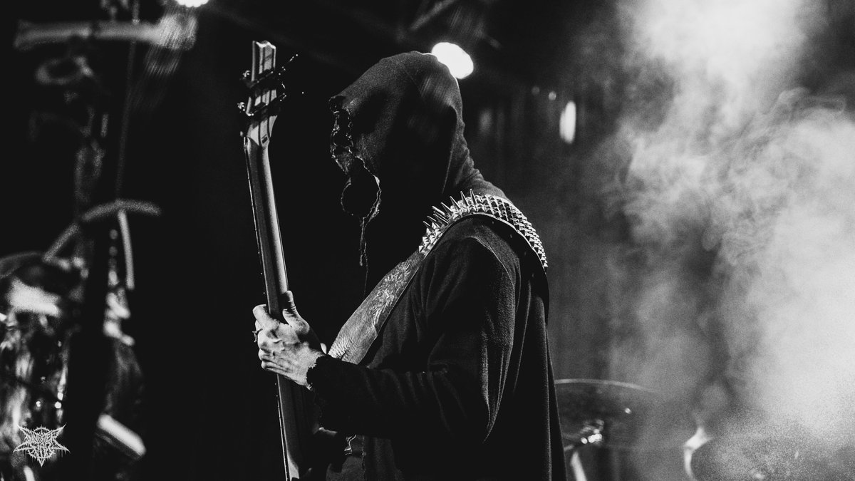 VileAesthetic's tweet photo. First post in a while.
It's been a quiet year for us, however the shows we did accept were superb. Here's to the next. 🥂

📷: Trent Jacobs | Sinister Star
#blackmetal #Colorado https://t.co/UyhiYfiKGe