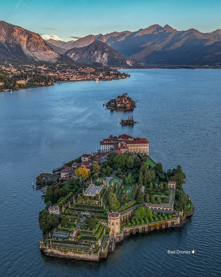 🇮🇹 Isole Borromee, Verbano-Cusio-Ossola, Piemonte
📷 Giuseppe Marolda 

#isoleborromee #verbanocusioossola #piemonte #instagood #travel #travelplace #travelphoto #italy #italytrip #italytravel #italia #italytour #italytourism #italyphotographer #italyphoto #italyintheheart