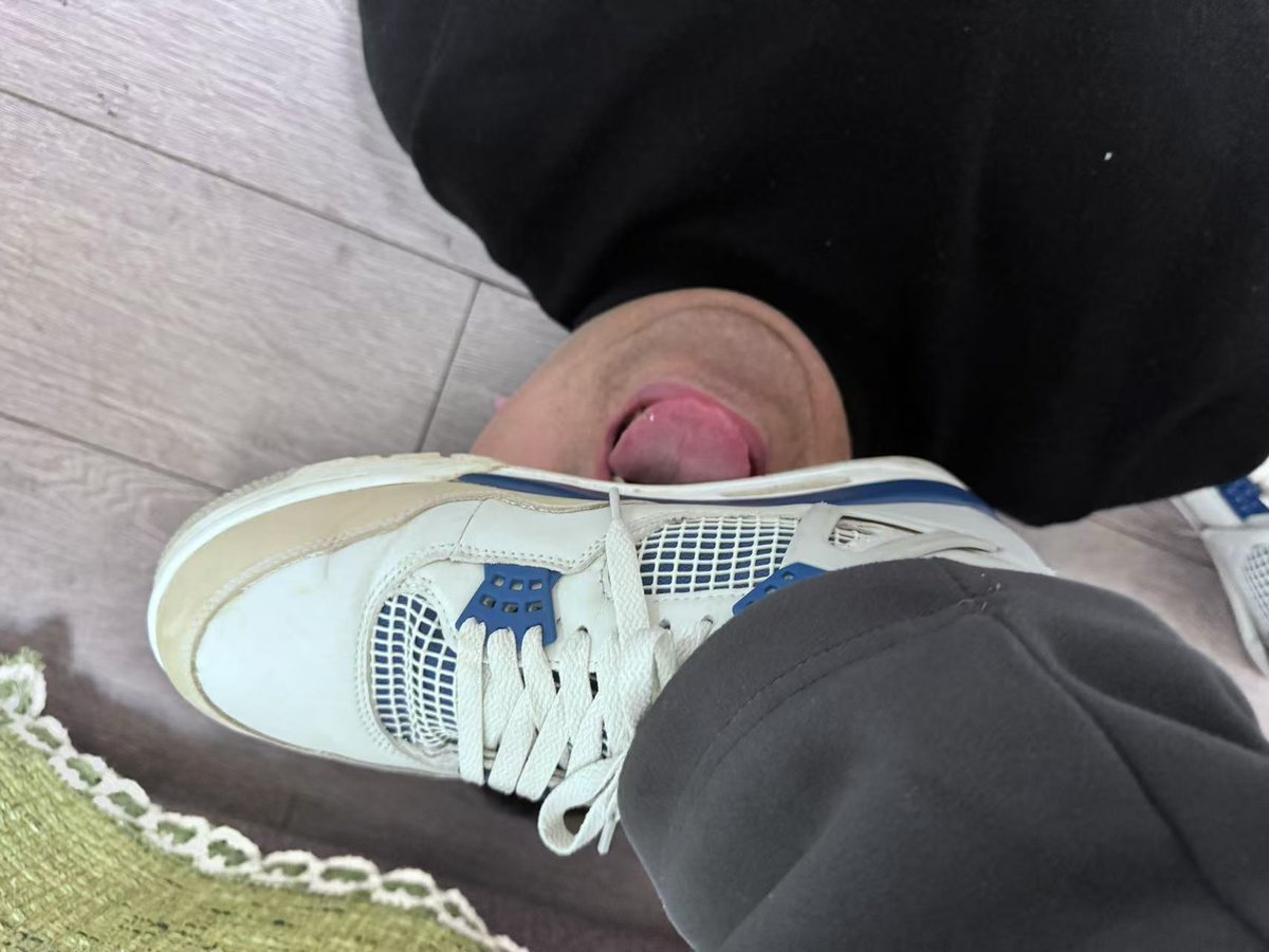 Qqdeba1's tweet photo. 主动一点，做自我介绍的时候，说清楚喜欢什么样的，接受到什么程度，别他妈的让老子问 https://t.co/3p39DIuL3Y