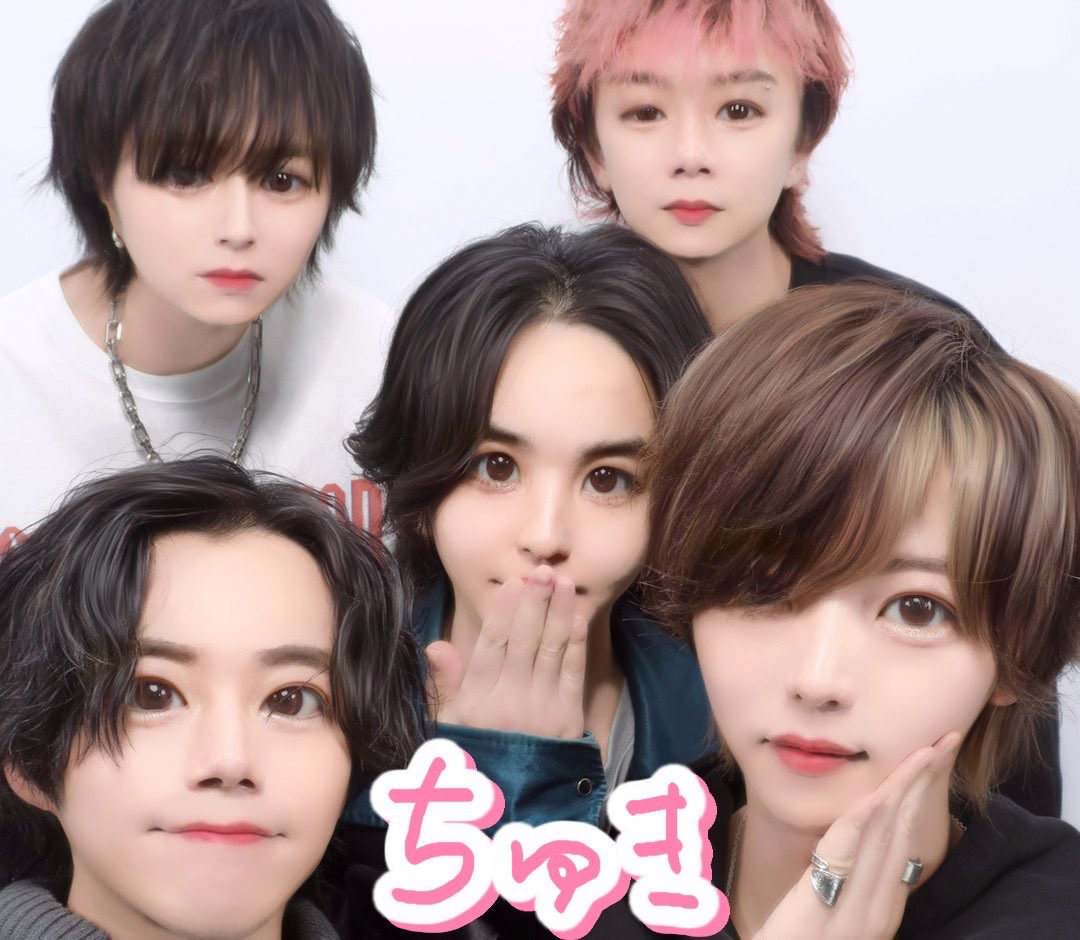 yudai_vo's tweet photo. あけましておめでとうございます🌅
今年もよろしくお願いします🎍
半端なくワクワクさせる1年にするよ。 https://t.co/S3vxSnFR7z