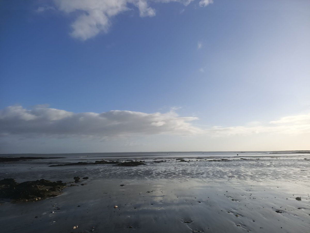 Proc_Compiegne's tweet image. Guillaume DUPONT,  procureur, les membres du parquet,  présentent leurs meilleurs vœux pour 2025.

Parmi les projets à venir, les "ateliers justice citoyens" : le parquet à la rencontre des citoyens aux côtés des maires du ressort. 

Et la lutte sans relâche contre la délinquance