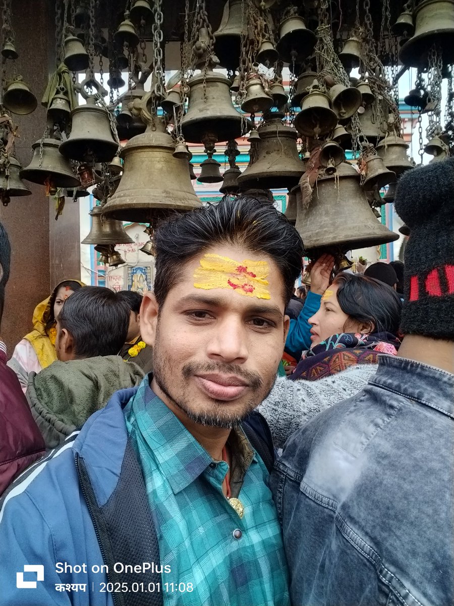 सुख, संपत्ति, सादगी,
सफलता, स्वास्थ्य, सम्मान, शान्ति,
एवं समृध्दि- मंगलकामनाओं के साथ,
मेरे एवं मेरे परिवार की तरफ से,
आपको और आप के परिवार को नये साल की हार्दिक शुभकामनाएं..🙏