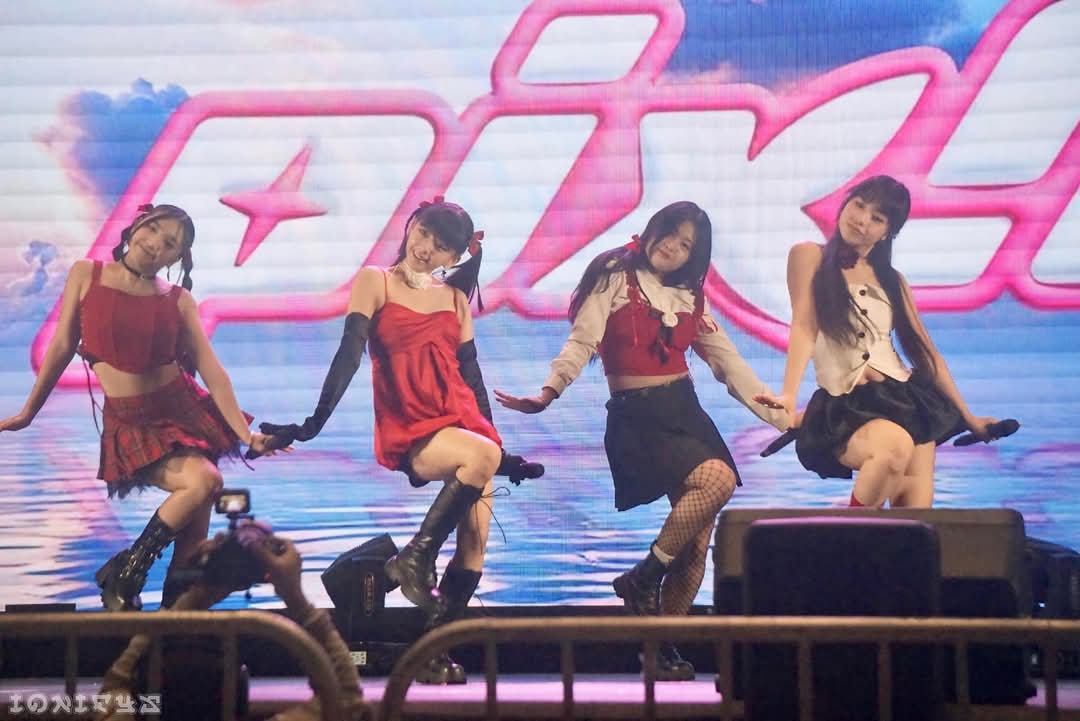 iONifYz's tweet photo. [2024.12.29] PiX!E
《 #KPOPCON12 》
at Space One Ayala Mall

#PiXIEatKPOPCON12 #KPOPCON
#pixieofficialph #pixieppopgroup #pixiephicedcoffee
@pixieofficialph https://t.co/tVTKb0wcdz