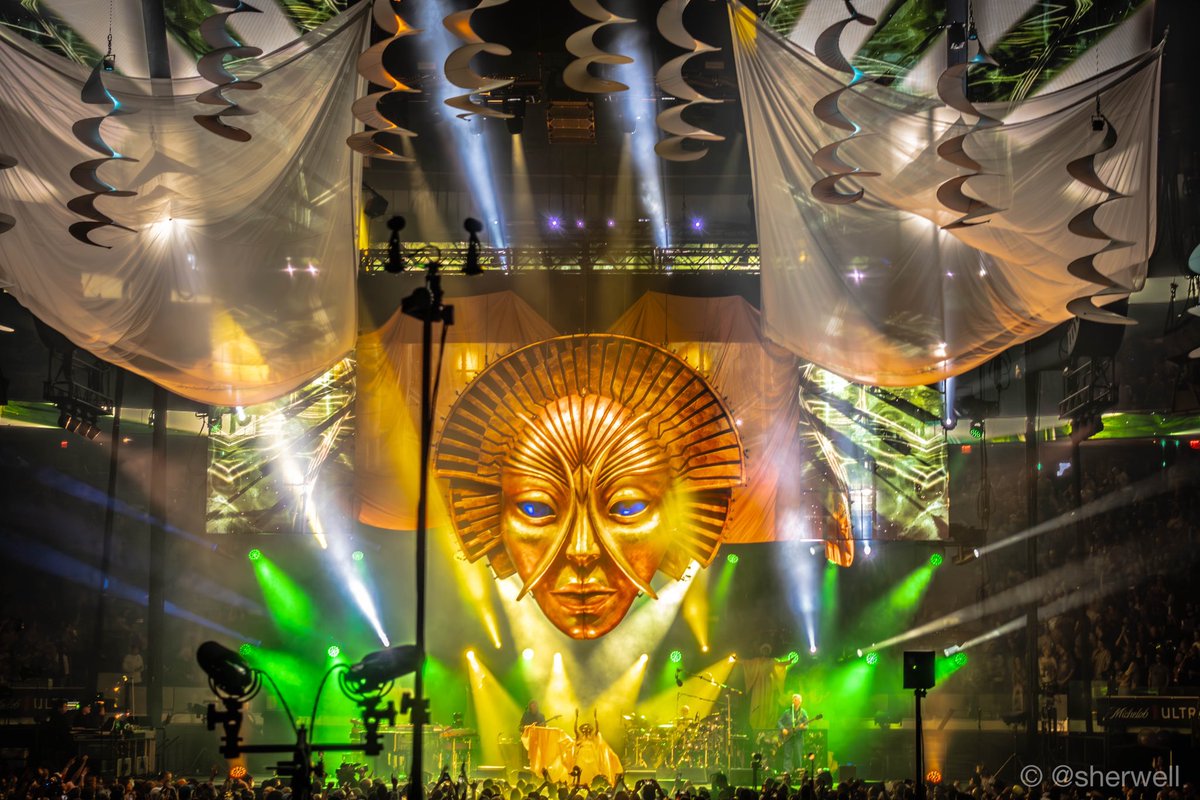 sherwell's tweet photo. What a night! Happy New Year! 12/31/2024 #phish #yemsg https://t.co/VKybgq8wmL