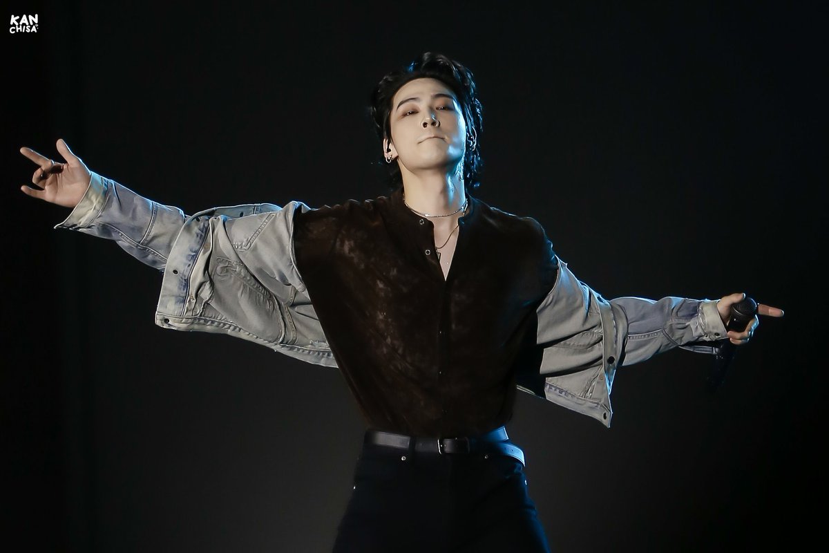 แอบไปส่อง คนนอกด้อมโดนแจบอมตกเยอะมาก ทั้งคุณภาพเสียงร้อง เอเนอจี้การเพอร์ฟอร์มครอบคุมทั้งเวทีบิ้วคนดูเสมือนคอนเดี่ยว ความนอบน้อม ตอนเข็มขัดต้าห์อู๋ ตอนตื่นเต้นชอบใจพลุปุ้งปั้ง และตอนไมค์ตก วันเดียวแสดงตัวตนครบทุกด้าน เก่งมากครับ

Thank you <a href="/jaybnow_hr/">JAY B</a> for the great show!👏

#JAYB