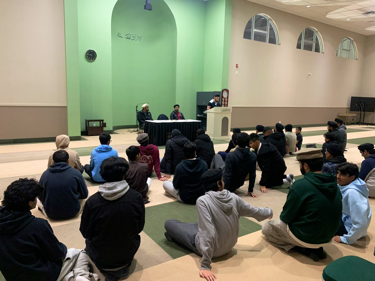 AMYA_BC's tweet photo. Sports Rally &amp; BBQ Night for British Columbia Region of @AMYACanada was held at Baitur Rahman Mosque, Delta, BC

🎉 Program highlights:
🔸 Opening Session
🔸 Basketball, Soccer, &amp; Volleyball games 🏆
🔸 Prizes for winners
🍔 Delicious deer steaks &amp; burgers served throughout! https://t.co/Q5hOEUwXRi