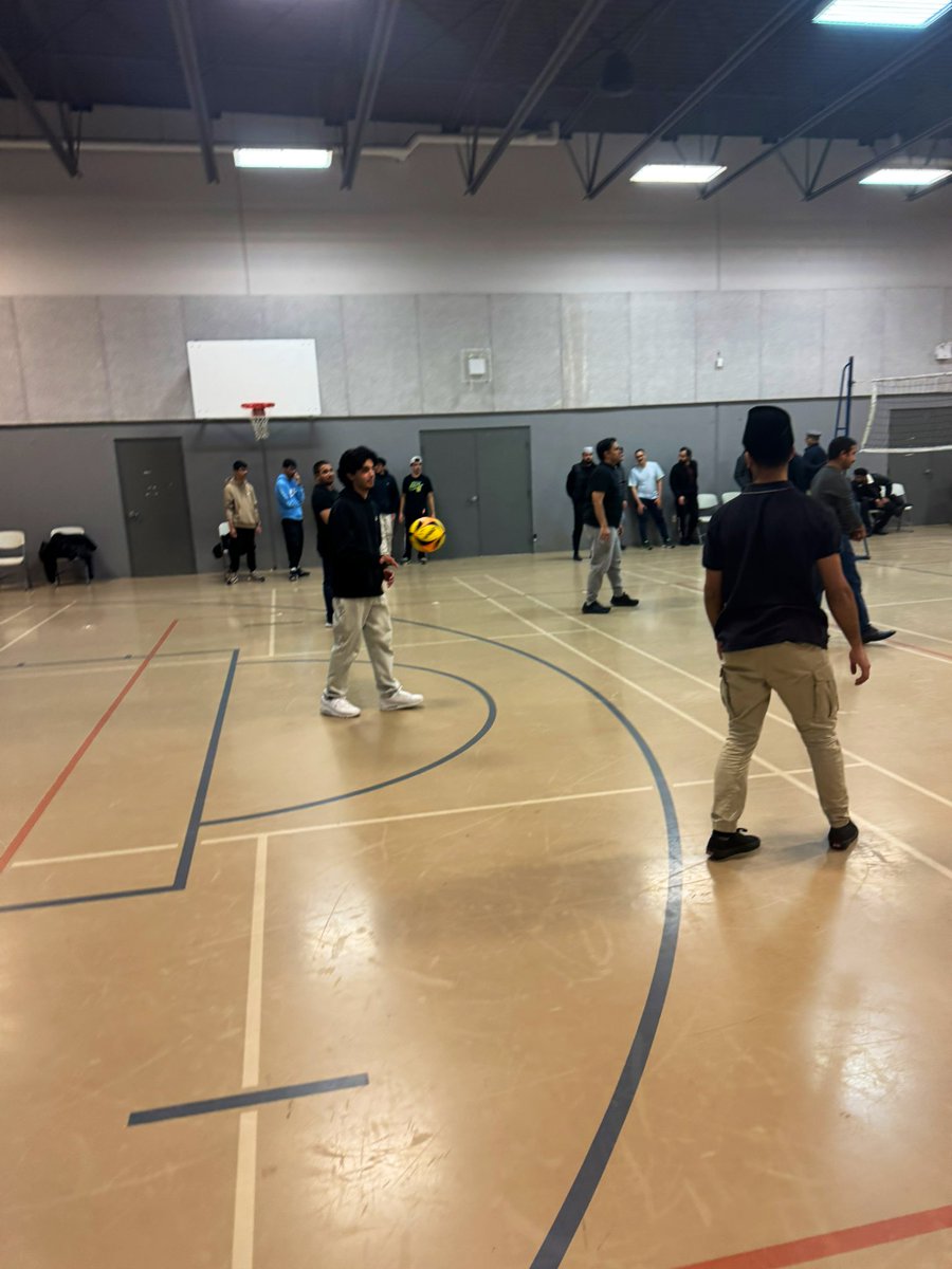 AMYA_BC's tweet photo. Sports Rally &amp; BBQ Night for British Columbia Region of @AMYACanada was held at Baitur Rahman Mosque, Delta, BC

🎉 Program highlights:
🔸 Opening Session
🔸 Basketball, Soccer, &amp; Volleyball games 🏆
🔸 Prizes for winners
🍔 Delicious deer steaks &amp; burgers served throughout! https://t.co/Q5hOEUwXRi