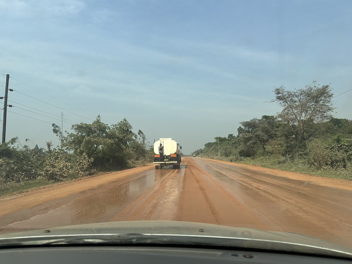 BakerKahima's tweet image. Thank you @MoWT_Uganda and EnergoProjekt for the commitment to speed up works on Mityana- Mubende highway.
Working on a public holiday is certainly a good sign.