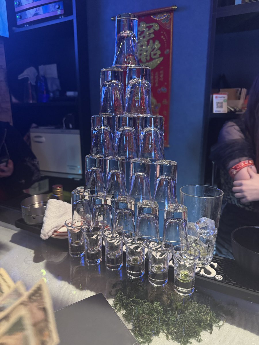 皆様あけましておめでとうございます🎍
20時間以上も飲んだんで一旦落ち着きます。🥃