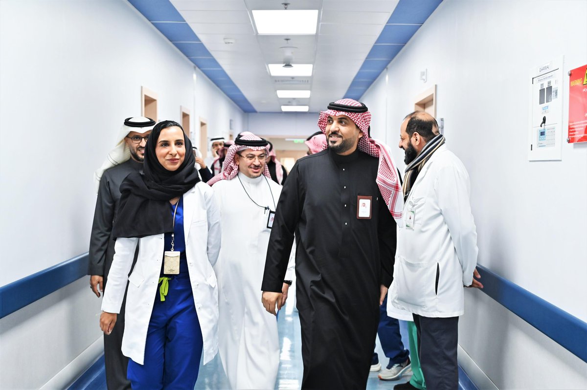 med_cluster's tweet photo. دشن الرئيس التنفيذي لـ #تجمع_المدينة_الصحي 
عبدالرحمن الحربي بحضور مدير فرع هيئة الهلال الأحمر السعودي اليوم أول قسم متخصص للحوادث والإصابات بمنطقة #المدينة_المنورة بمستشفى الملك فهد. https://t.co/5aCyo5wTiq