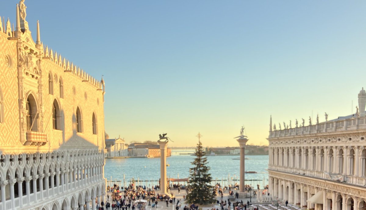 gnantecotta's tweet photo. あけましておめでとう！

お久しぶり配信を終えて日本を脱出
遠く西の地で8時間遅れの年越しでした♪

今月しばらく滞在して
芸術、文化、食を堪能してきたいと思います^ ^

今年もどうぞよろしく！ https://t.co/iWszzAv2oT