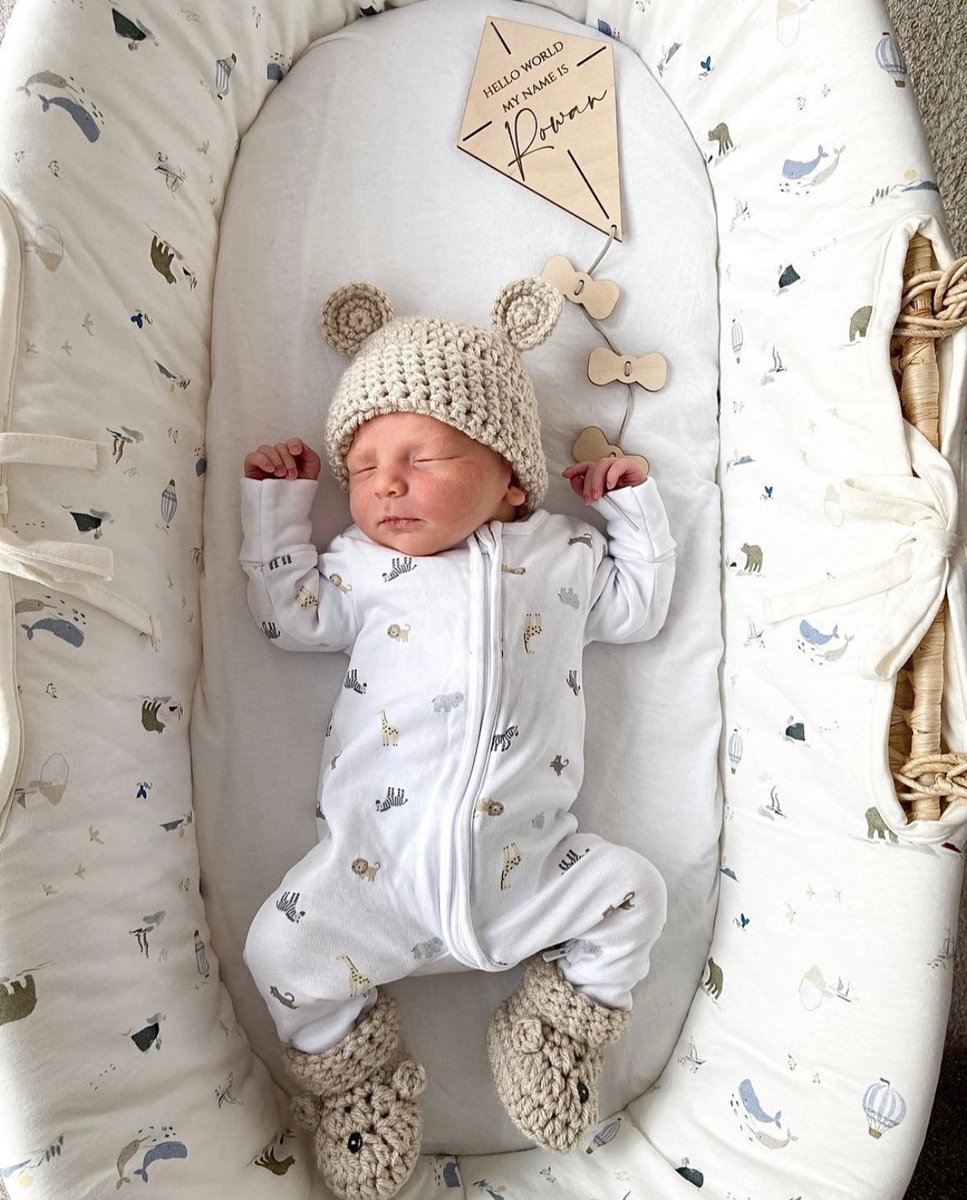Hello 2025! 💓 Who's expecting this year? Comment with '🤰' a or tag a friend who is ✨ 

📸: @sophieohsophie 

#Pregnancy #Pregnant #Newborn