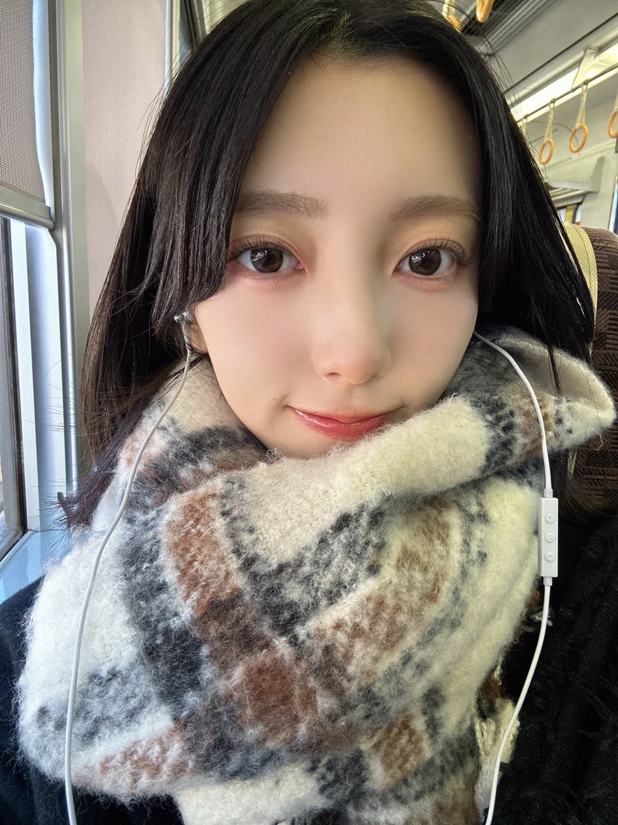 hinatazaka46's tweet photo. 【ブログ更新☀️ 小西夏菜実】 But I’m not alone https://t.co/9ncyybgsGQ #日向坂46 #小西夏菜実 https://t.co/gMJO03izsO