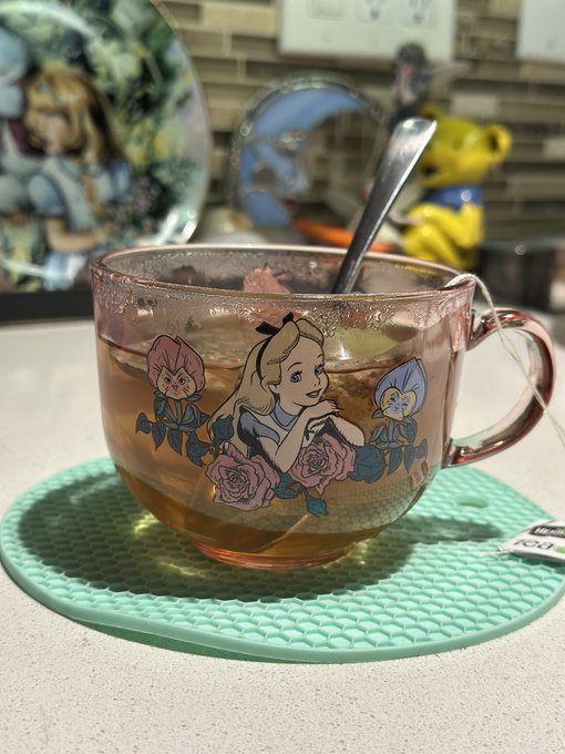 This year’s midnight drink. Mexican Arnica tea w raspberry honey. #2025 is going to be lovely! https://t