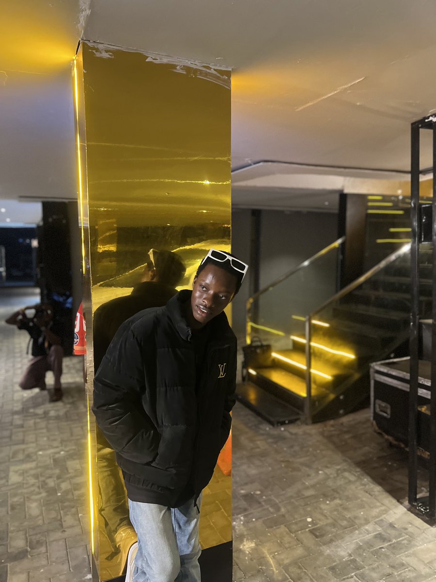 Obahwitdvibe's tweet image. HAPPY NEW YEAR 🎆🎊🎉🧡

2025IVE 💪🏾🙏🏾🅿️