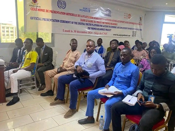 JudeAfumbom's tweet photo. Thrilled to have attended the launch of #CNJCJOBHUB, a game-changing platform connecting Cameroonian youth with economic opportunities and employment! Kudos to CNJC for driving this initiative.#CNJC #JobHub #YouthEmployment
@Minjec00237
@PNUDCameroun
@UNFPACameroon @PlanCameroon https://t.co/jPhuwgaMb0