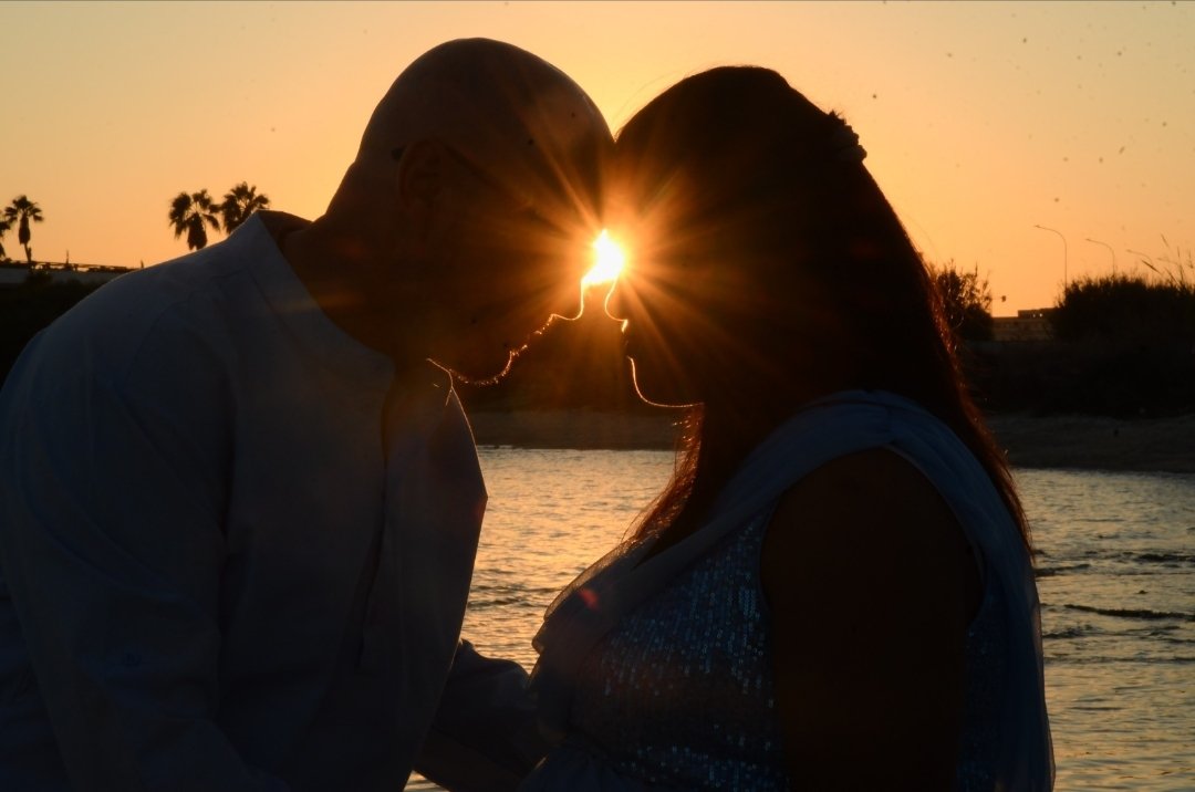 "الحياة مليئة بالقصص والأفكار التي تستحق المشاركة. هنا أفتح نافذتي الصغيرة للعالم لأكتب وأشارك ما يلامس القلب ويحفز الفكر. إذا كنت تبحث عن الإلهام، عن حكاية جديدة، أو حتى عن نقاش هادف، فهذه المساحة لك. #تابعنى ولنبدأ رحلة من الإلهام معًا."