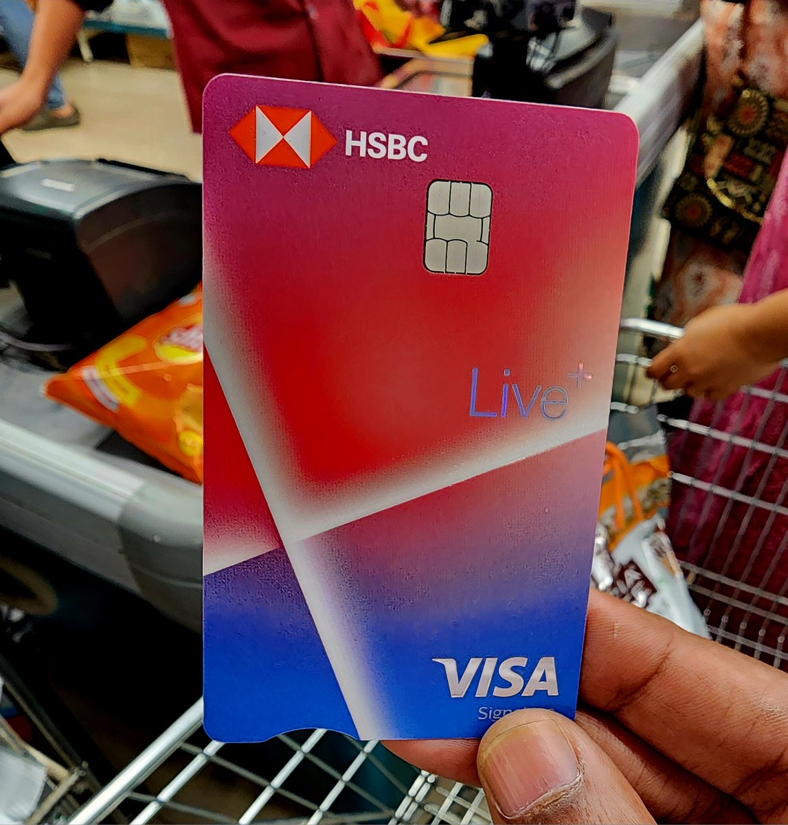 cards_wizard's tweet photo. 🤔 Is this the new cashback king?
💳 HSBC Live+ Credit Card
✅ Using this card frequently for 3 months now and it has found a valuable spot in my wallet!
🔗 https://t.co/WxuJLoBOR3
⁉️ But should you get one?
🤏 TL; DR
✅ Yes - if you spend ₹10,000 on eating out, Dmart or groceries monthly!
✅ Yes - if Salaried, Cashback Lover & eligible
❌ No FOMO otherwise!
Let's go through all the benefits... 🧵