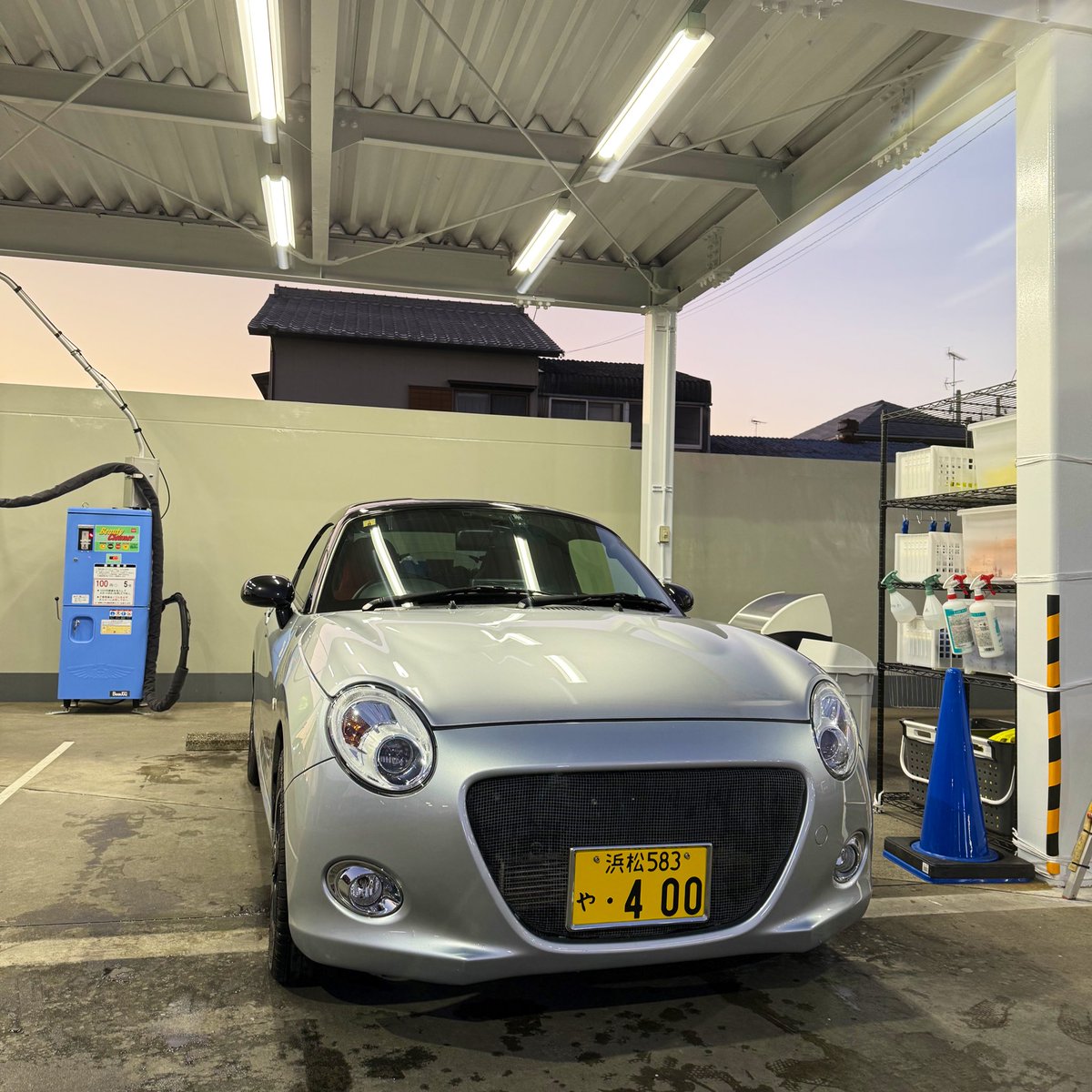 2025年突入!!!!!
今年もこぺんとやゆをよろしくお願いします🙇🏻
年始早々洗車機ぶちこみました
車内もふけてぴっかぴかになりました☆
こぺんちゃん2025年もよろしくね🫶