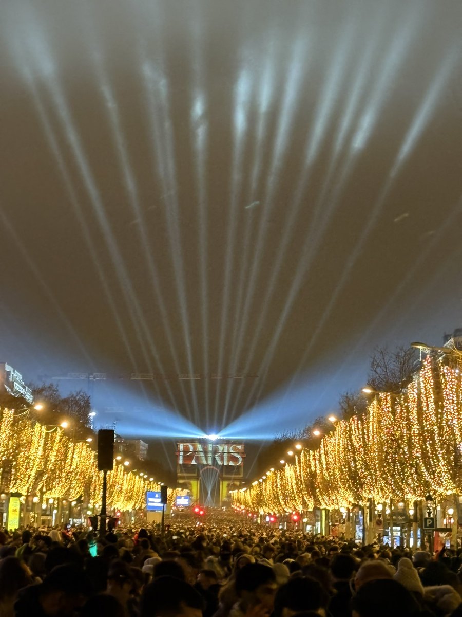 Feliz 2025! Happy new year! Bonne Année!