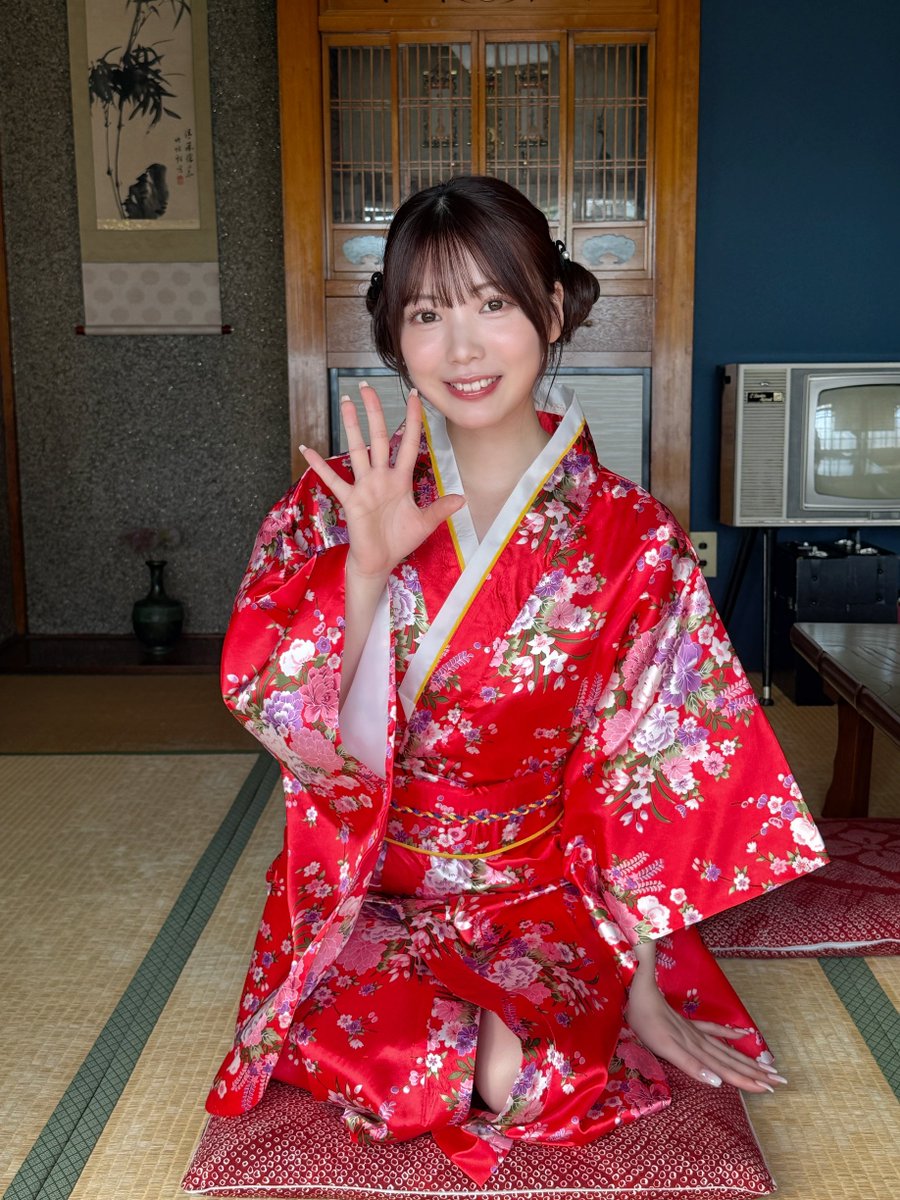 あけましておめでとう🎍

楽しくマイペースにやっていけたらいいなと思います💭
今年も石川澪をよろしくお願いします🙂 https://t.co/ODwuoJJUJx