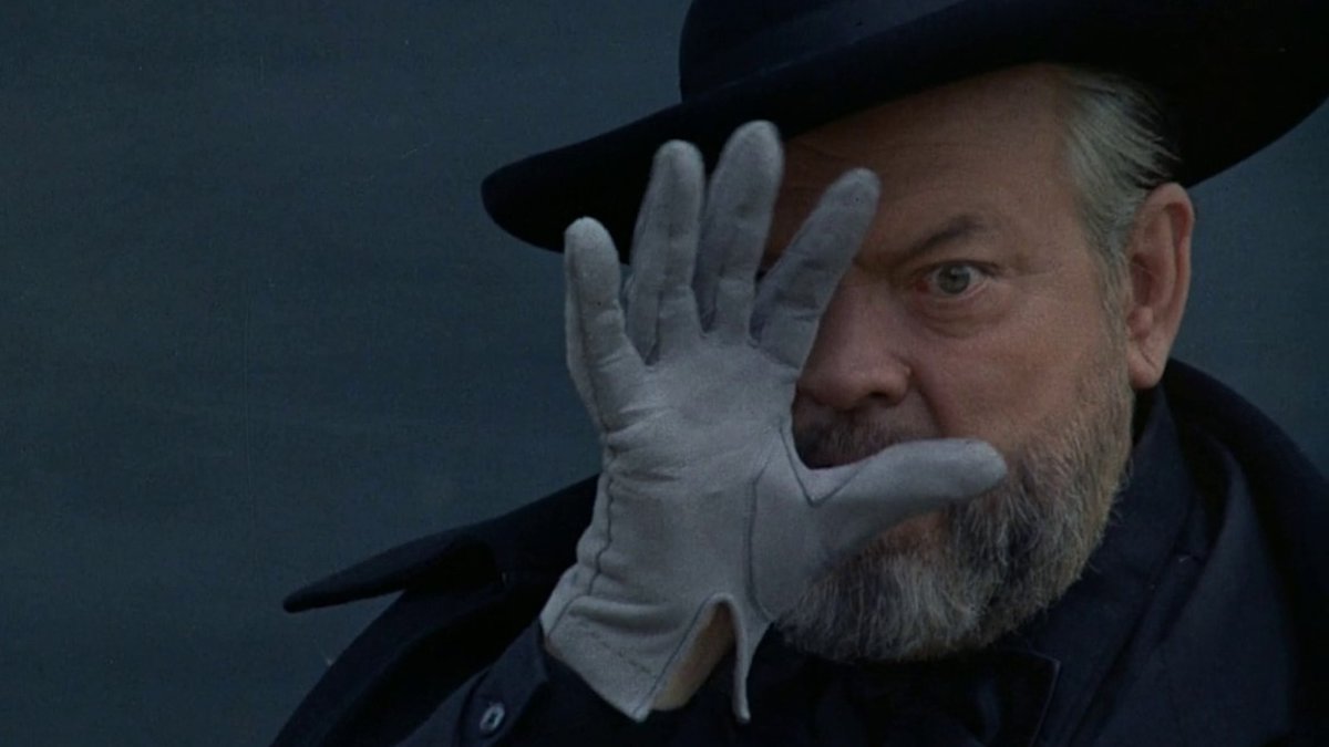 ornumtrauts's tweet photo. "The face of Orson Welles on a postcard is fixed to glass, his thickening beard and furrowed brow eyeing the state of Gabriel Hartley’s studio."
https://t.co/NqpUmxqolq https://t.co/uVkgnAKX7t