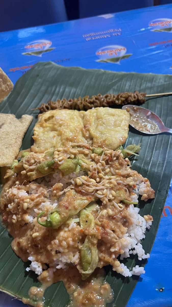rama_njs's tweet photo. @Widino Karo sego pecel madiun wkwkwk https://t.co/sXnjT8iAXA