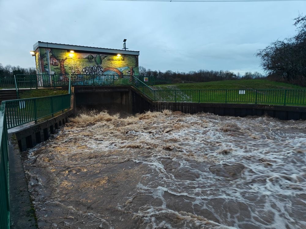 Pic from Oli BlueSky account in post below. #didsbury #flooding