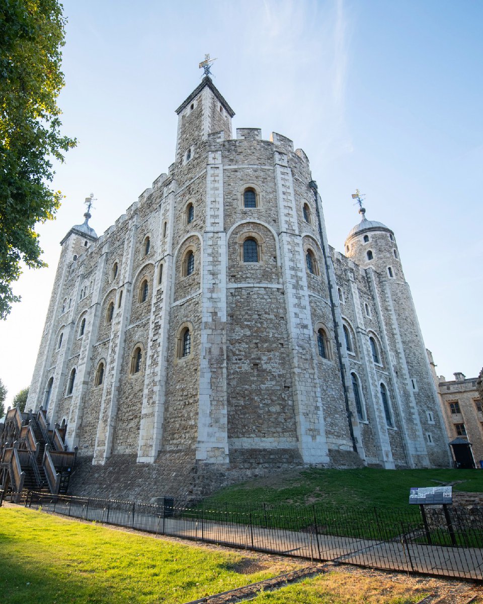 🎉 Happy New Year from the Tower of London 🏰
