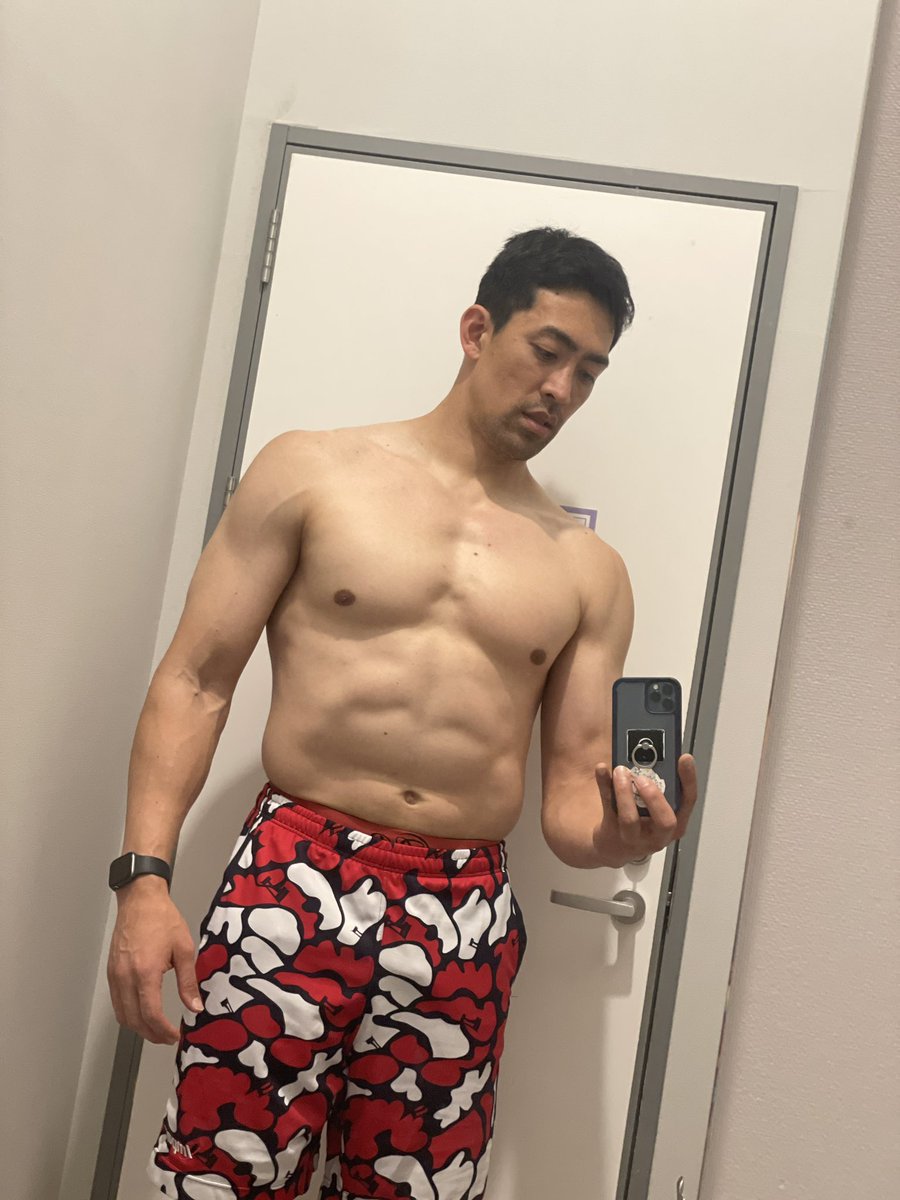 handball_mekaru's tweet photo. 2025年のスタートは筋トレから💪
筋トレは正義！
筋トレは全てを解決する！
筋トレなくして銘苅なし！！

何もかもが立て込んでて2週間くらい重り持ってなかった…
スーパーわがままボディになってしまった😭

重り持たないとイライラする🤣
初詣ならぬ初エニタイム⛩

いいスタート切れました？ https://t.co/zDkF0VJYhq