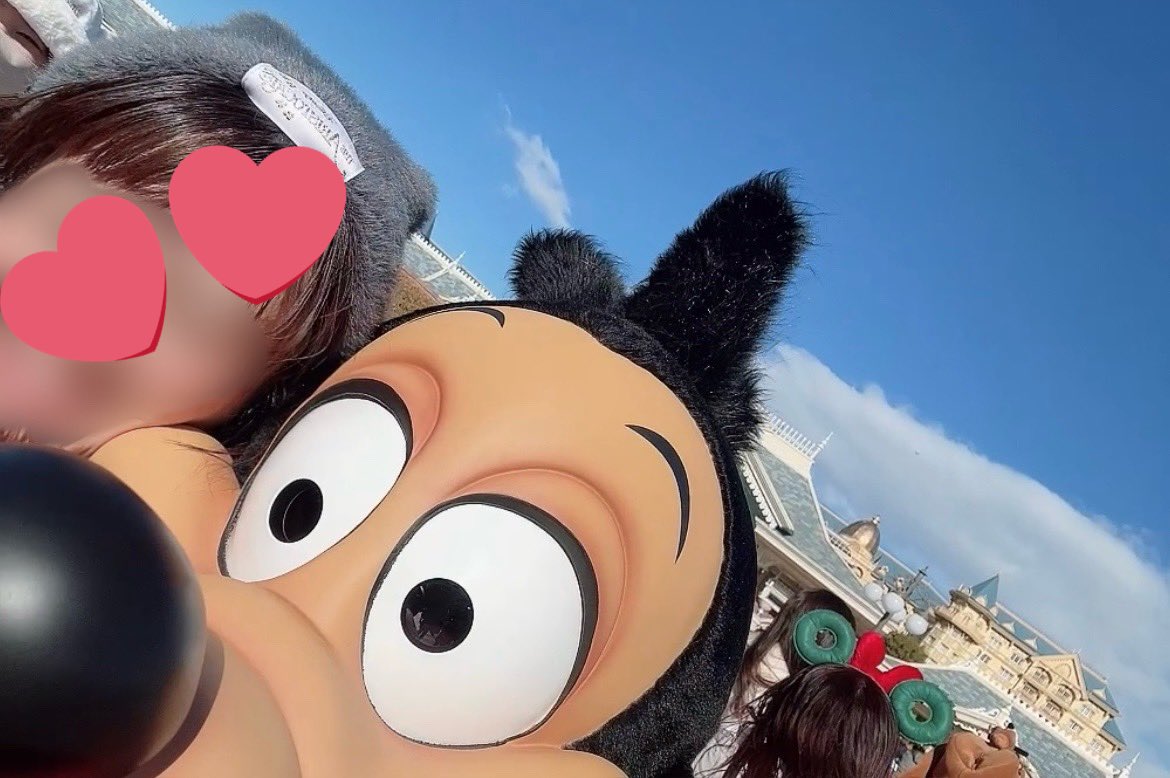 あけましておめでとうございます🙇‍♀️！
今年もたくさんパークに行って、
たくさんマックスに会って、
たくさんバウンドや仮装する一年にしたいです🥺
これからもどうぞ、よろしくお願いします🙏
笑顔溢れる幸せな一年になりますように✨
2024年に会えたマックスとのお写真を🤍