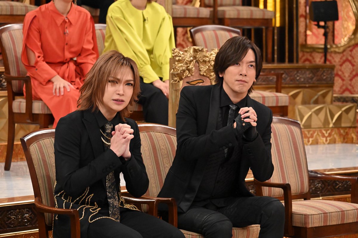 kiryuintw's tweet photo. マイゴッドであるGACKT様がワインで間違える筈は無い！

でも…その分我々は強烈なプレッシャーを感じている…

という複雑な心境のときのDAIGOさんとのお写真です…

#格付けチェック https://t.co/ncvmR28ITT