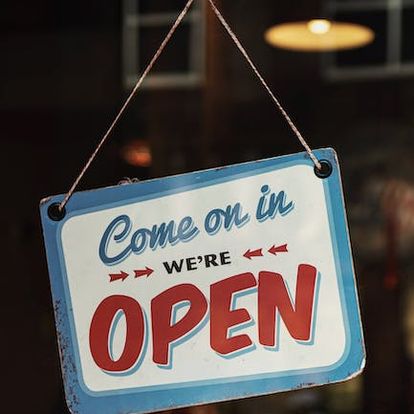 EpicerieLudo's tweet image. Good morning #Chorlton! We hope you all enjoyed a lovely NYE last night. Welcome to 2025! Thank you for all your support & love in 2024, already 13 years since we opened. We wish you all the very best for this new year. We are open this morning from 9am until 1pm! Lots of love 🥰