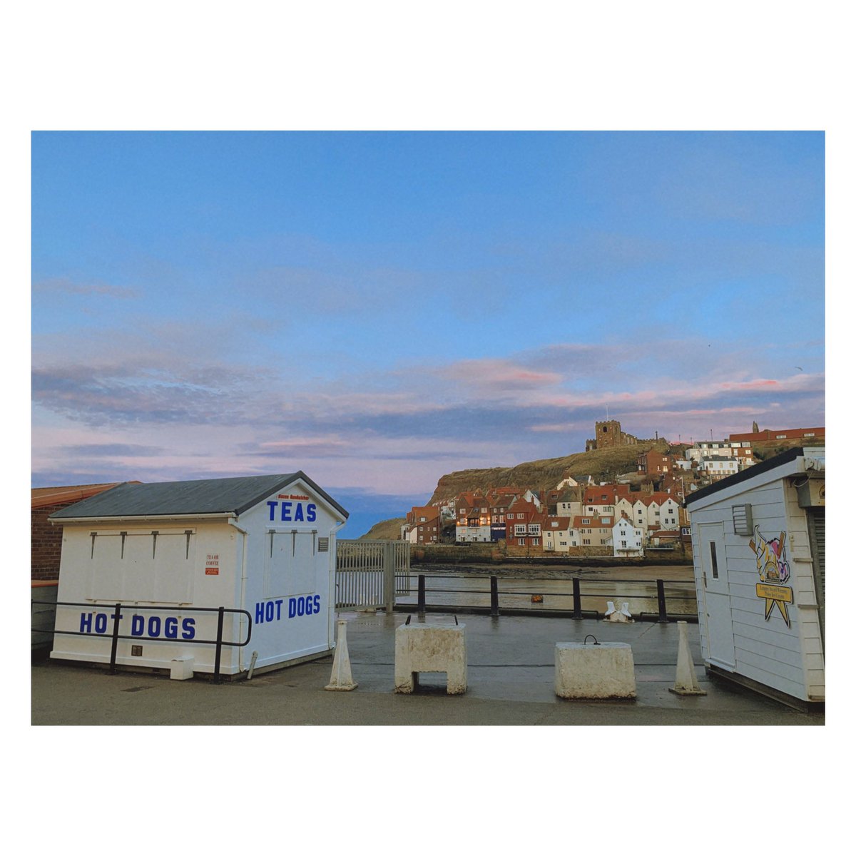 IronsideMrs's tweet photo. @GrimArtGroup Likewise, Hope it’s a good one.
I’m only lurking on here sporadically for the Grim. 
Shall be off to photograph more mundane little places in 2025 but I’ll leave you with my eternal muse, the Teas/Hotdogs kiosk, for now. Shuttered up like the old year. https://t.co/Aqh6Mdvrgc