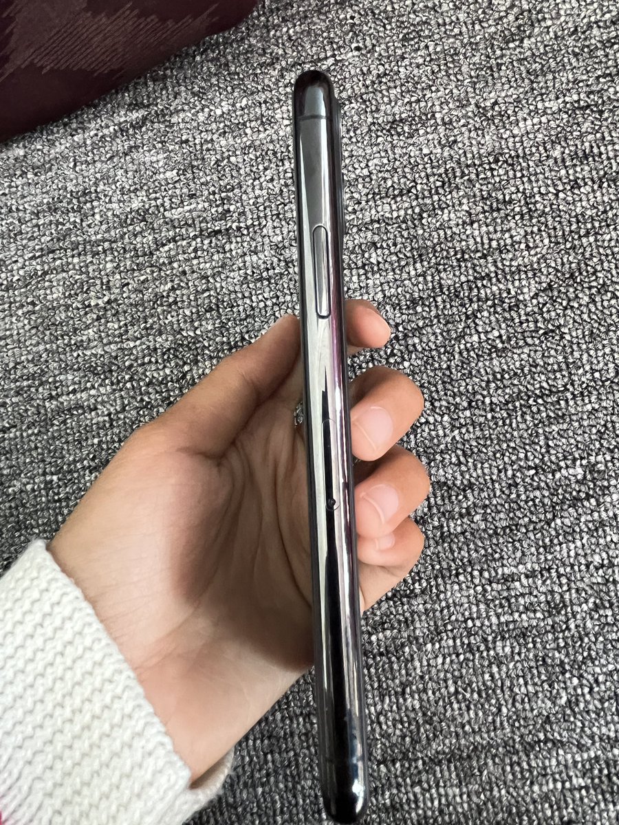 cupscakee1's tweet photo. Wts want to sell iphone 11 pro 256 gb space grey
- bh 89
- body mulus pemakaian cewek
- inter LL/A all operator
- dom jateng
- no minus
Minat dm aja
Tag; wts ip 11 pro iphone 11 #zonauang #zonajajan #wtsiphone https://t.co/SU5aO8fb9X