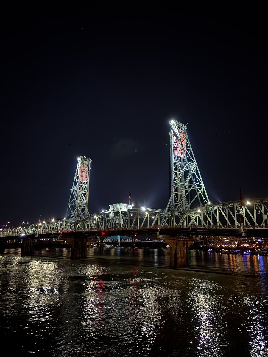 SomeCallMeCap's tweet image. I left Portland in 2016 after a bad breakup. I wanted so badly to return by the time I was 40. I had given up on that dream, until a random call in June. 8 weeks later, @detnurselady and I made the move. I’m so lucky and thankful that we get to start 2025 in Portland.