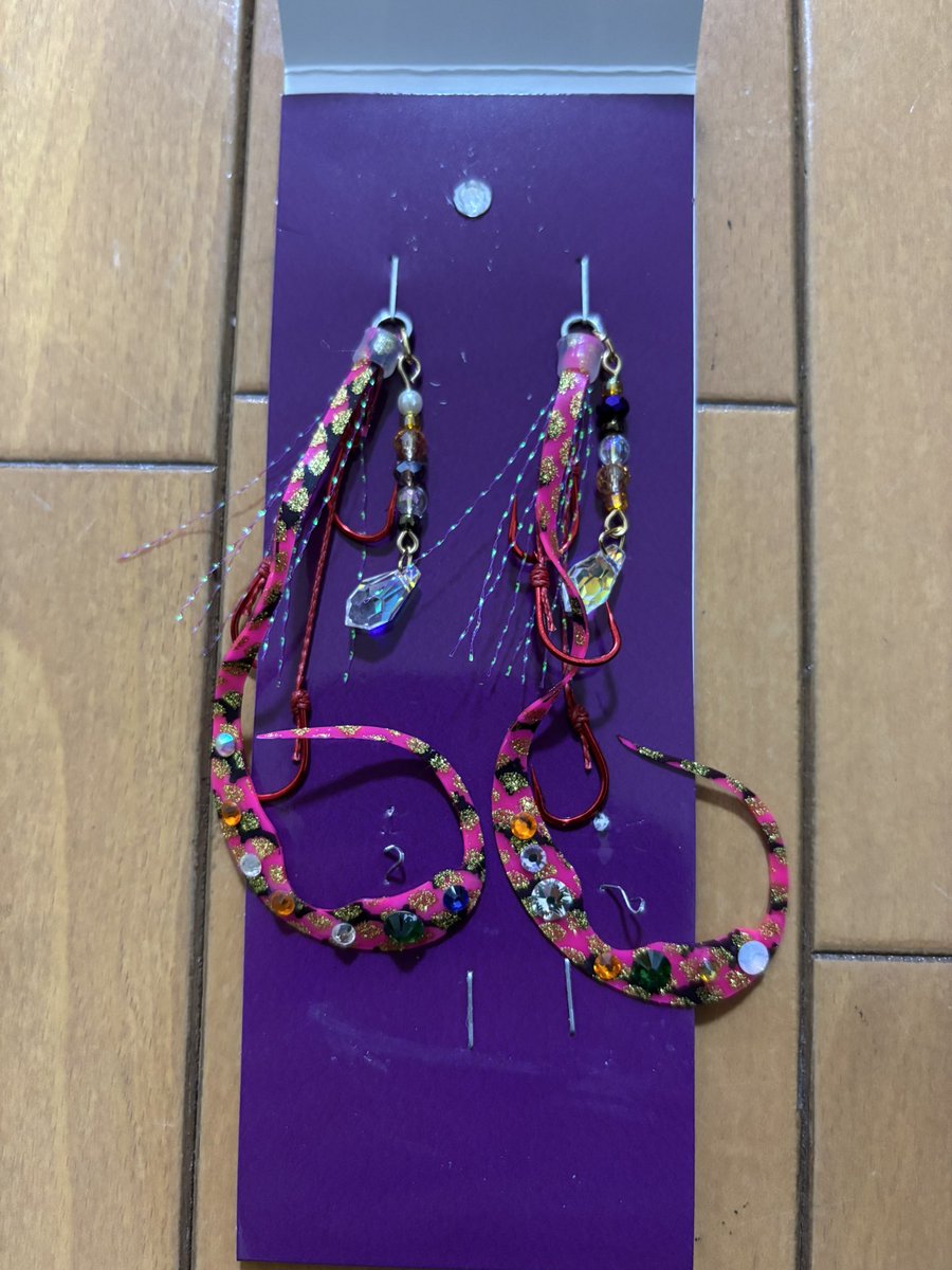 Torrentyuto's tweet photo. 明日のタイ釣りに備えて
彼女がタイラバをデコってたんですが
これ釣れるんでしょうか笑
#釣り　#タイラバ https://t.co/MvI6baOW0Y