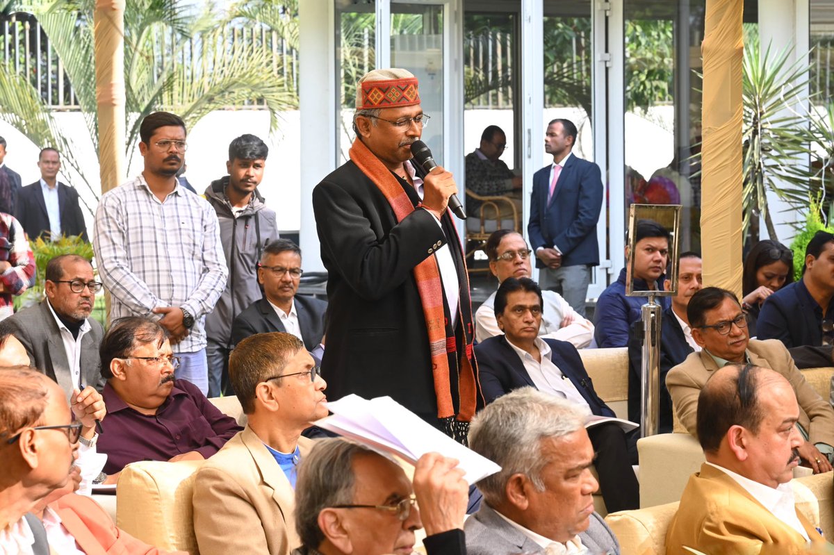 jayanta_malla's tweet photo. On this first day of the New Year, Hon'ble CM Dr. @himantabiswa dangoriya took part in an interactive session with the senior journalists and distinguished individuals, sharing his views on the contemporary political and socio-economic scenario of Assam. He also presented the key accomplishments and roadmap of BJP and its alliance government initiatives.

Moreover, in the event, a Memorandum of Understanding (MoU) was signed with the nationalized banks like SBI and UBI, to provide insurance facilities to the Assam government employees.

Attended this significant event with my cabinet colleagues where additionally, Hon'ble CM launched a portal called "Swagat Satirtha", to facilitate mutual transfers for 3rd and 4th grade employees. 

📍State Guest House, Koinadhara, Guwahati.