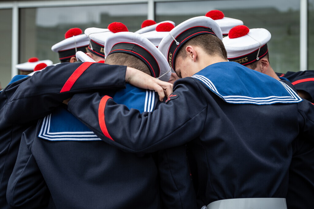 MarineNationale's tweet photo. #Retro24 | Anciens et actuels élèves de l’Ecole des mousses se sont réunis fin juin pour célébrer les 1️⃣ 5️⃣ans de sa réouverture 🎉. Depuis 2009 ce sont + de 3 000 mousses de 16 à 18 ans qui ont été incorporés, dont 75 % ont signé un contrat de QMF par la suite. https://t.co/llKrzGzq9H