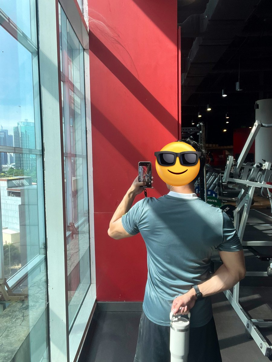 negronidecasoni's tweet photo. Happiest new year Good People.
Tetap semangat buat yg punya resolusi hidup sehat dan rutin gym dan olahraga di tahun ini.
Kalo tahun lalu males dan kedistruct banyak hal, semoga tahun ini bisa fokus demi kesehatan yg lebih baik.
🤗🤗🤗 https://t.co/P0NLgsEbtF