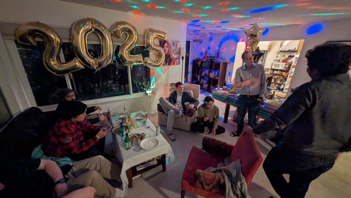 shanegJP's tweet photo. 新年明けましておめでとうございます！

2025年は多くの人々がAGSI（人工超人知能）を実感し、議論する年になるでしょう。定義：Xを実感する = 合理的な時間と資源の範囲内でXが確定的に達成可能だと確信すること。

2016年：DeepMindのAlphaGoから私はASI（S=超人）を実感しました。人工知能が人間には知られていなかったフロンティア知識を生み出した最初の例でした（ハードコードされた専門家システムや予測的深層学習、総当たり探索とは異なり）。私はすぐに深層強化学習の研究を始め、それが私の博士論文となりました。

2022年5月：Google BrainのCoT（Chain-of-Thought）に関する2つの論文からAGIを実感しました。GPT-3とPaLM-540Bの両方で、異なるレシピを持つ2つの別々の研究所から、予測的深層学習から推論が現れたという事実は、2015年にIlyaが私に語ったSolomonoff inductionについての話が正しかったことを示しました。