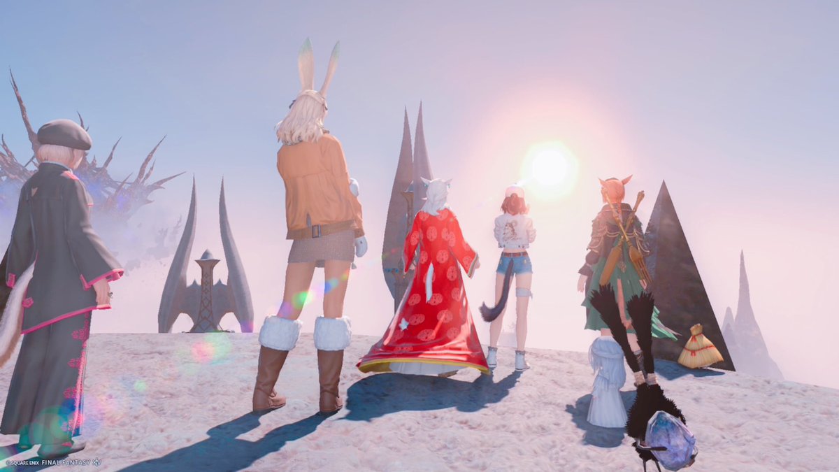 MAFF142's tweet photo. ドラヴァニアでの初日の出です☀️ https://t.co/dnUGu0gXOK