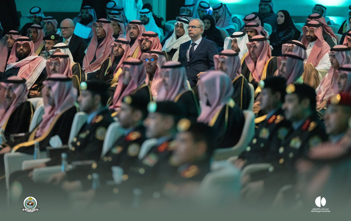 AlKHORAYEFGROUP's tweet image. #وزارة_الحرس_الوطني توقع عقد استدامة العربات لوزارة الحرس الوطني مع شركة صناعات الخريّف.. 

#توطين_الصناعات_العسكرية
#مجموعة_الخريّف