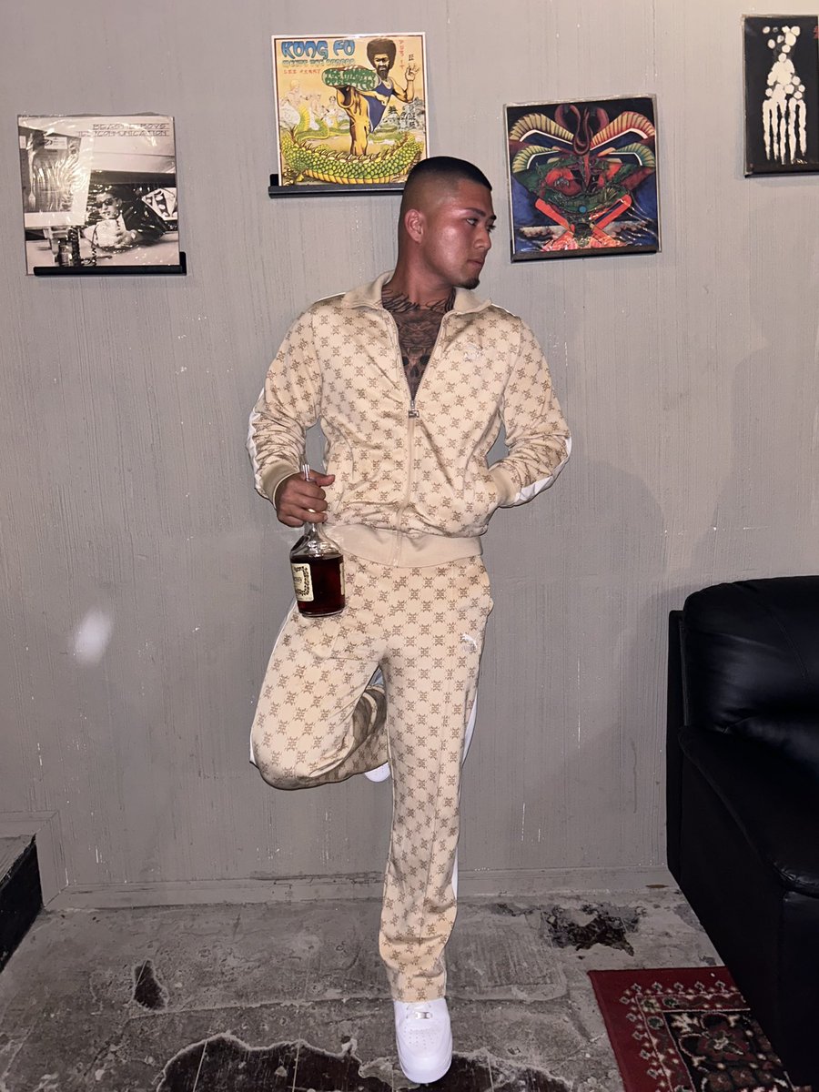 soAJI1i4xr63094's tweet image. 2025年暴れます！

#aikey#沖縄