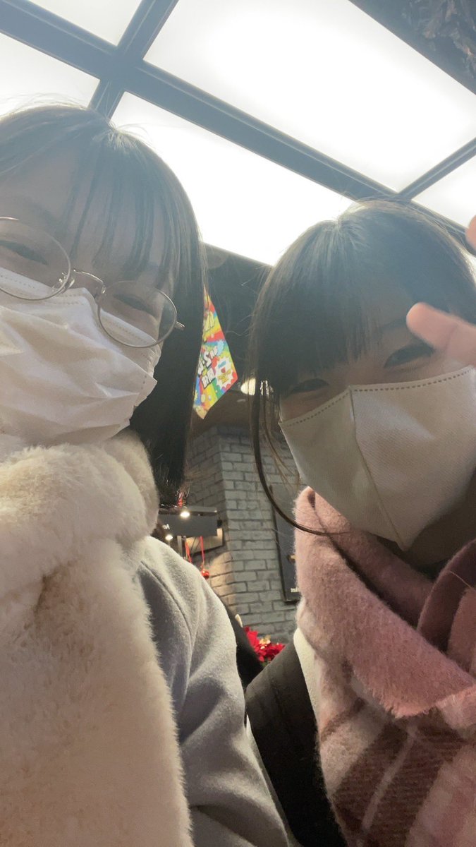 masukake_1101's tweet photo. あけましておめでとうございます🌅
今年もよろしくお願いいたします！

去年の大会終わりの写真を添えて、、

#漫才#学生漫才 https://t.co/SlCWa5sNOx