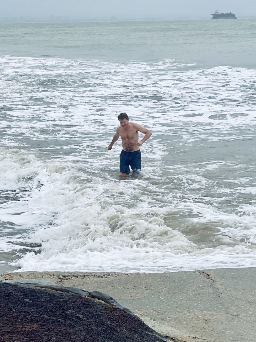 Isabel Oakeshott tweet media